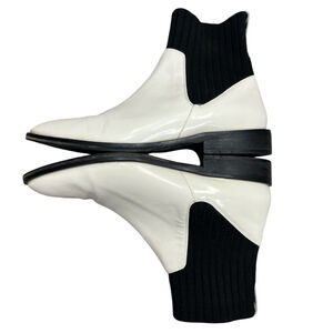 VINCE Perlow ivory patent leather black ribbed knit pull on flat Chelsea boot 7